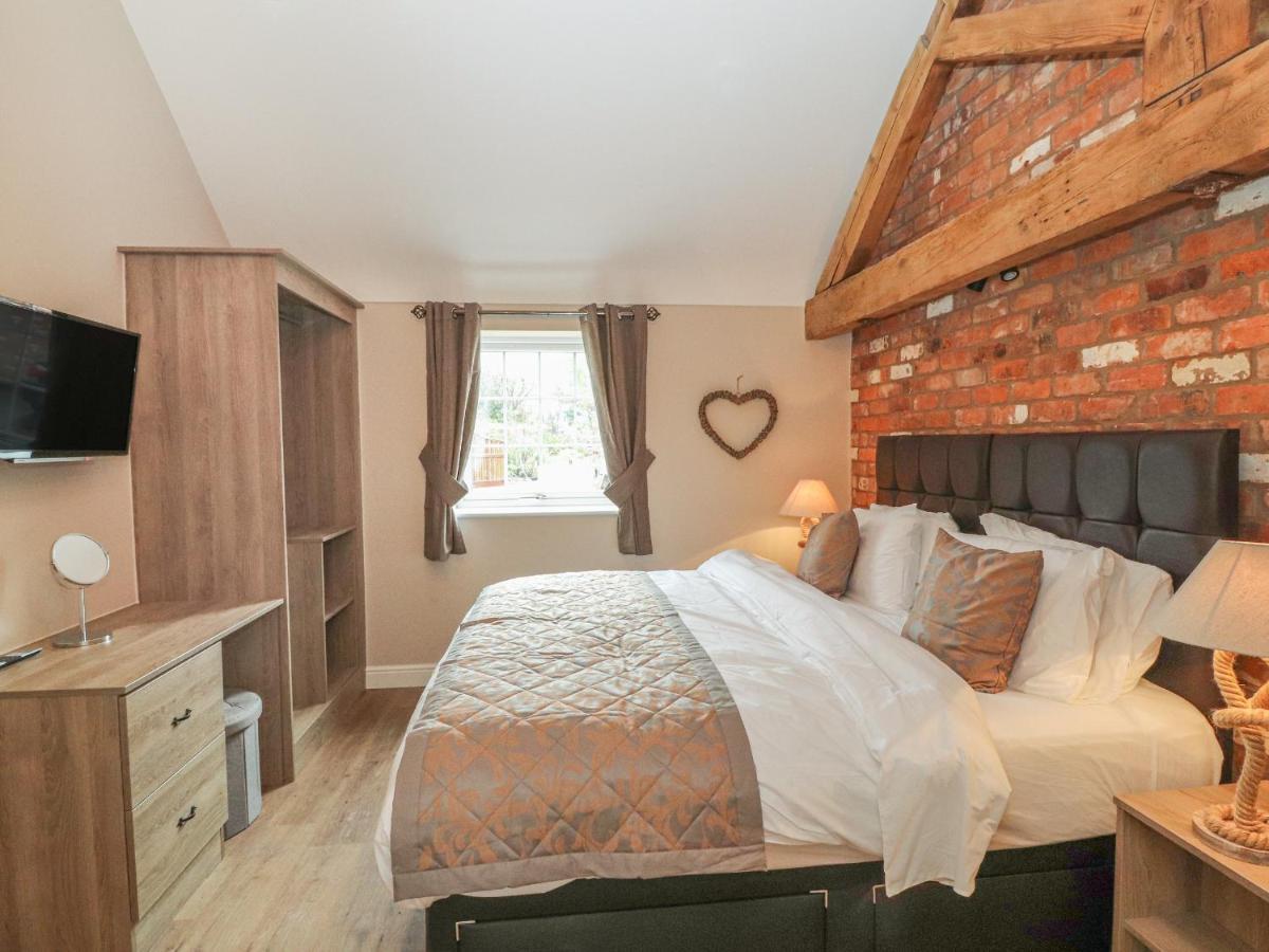 The Hay Barn Villa Chester Exteriör bild