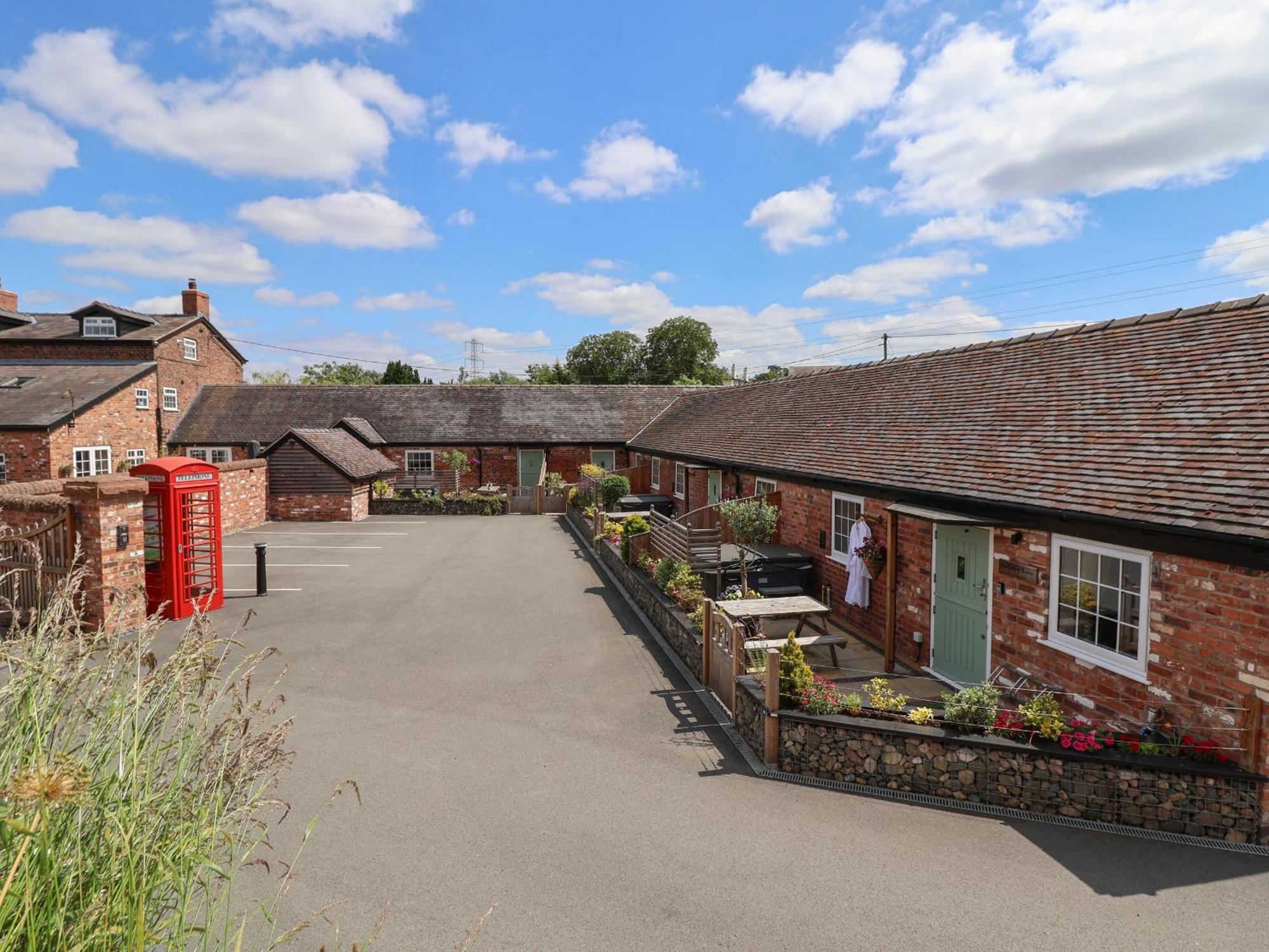 The Hay Barn Villa Chester Exteriör bild